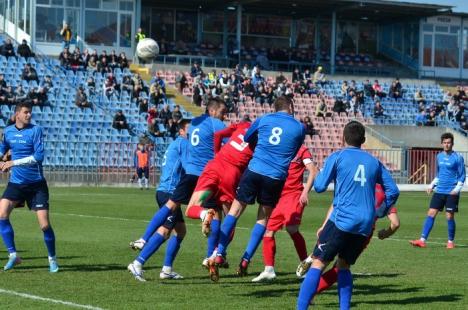 FC Bihor a pierdut jocul cu Unirea Tărlungeni. Antrenorul Călin Cheregi se gândeşte să demisioneze (FOTO)