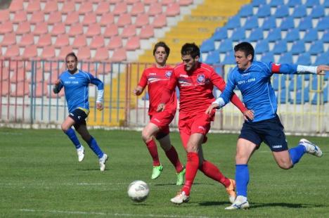 FC Bihor a pierdut jocul cu Unirea Tărlungeni. Antrenorul Călin Cheregi se gândeşte să demisioneze (FOTO)