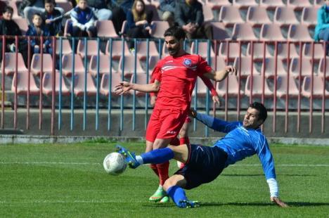 FC Bihor a pierdut jocul cu Unirea Tărlungeni. Antrenorul Călin Cheregi se gândeşte să demisioneze (FOTO)