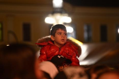 The Motans, artificii spectaculoase şi o nouă peripeţie, în încheierea Oradea FestiFall: În timpul concertului, un adolescent s-a căţărat pe scenă (FOTO / VIDEO)