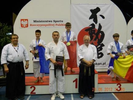 Orădenii au obţinut trei titluri continentale la Campionatele Europene de karate