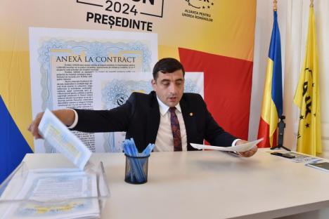 George Simion, la Oradea: Sute de persoane au semnat „contracte” pentru case ieftine, inclusiv un fost primar PD și un fost consilier județean PSD (FOTO)