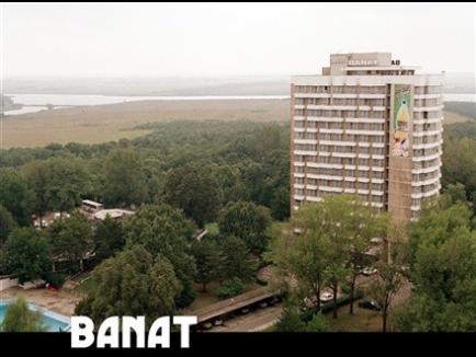 Relicvele comunismului: Fraţii Micula îşi vând hotelurile deţinute pe litoral (FOTO)