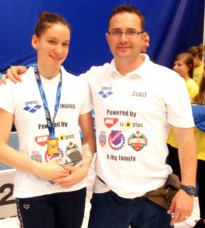 Huszar Ingrid, dublu medaliată la Internaţionalele de înot ale României