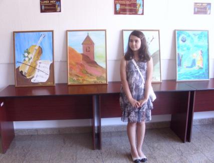 Micuţa pictoriţă: La 10 ani şi-a vernisat prima expoziţie