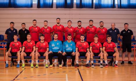 Handbaliştii de la CSM Oradea au debutat cu o victorie categorică în noua ediţie de campionat