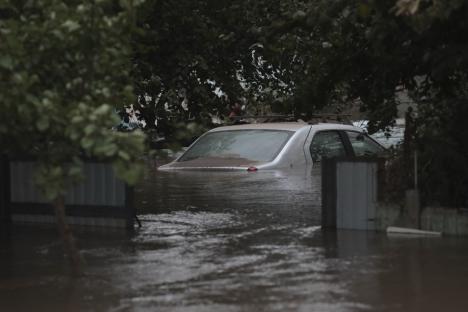 Inundații istorice în Galați: Peste 5.000 de gospodării din 12 localități au fost afectate. Se pregătesc tabere pentru sinistrați (FOTO/VIDEO)