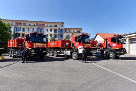 Inovația pompierilor din Bihor, pentru a nu rămâne fără apă la incendii: Au proiectat ei înșiși containere de apă mobile (FOTO)