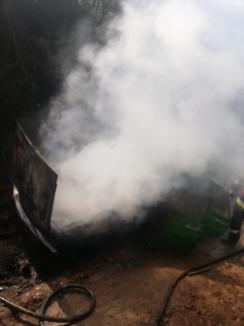 Două mașini au luat foc în Bihor, în aceeași zi. Cauza incendiilor (FOTO/VIDEO)