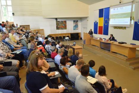 Ceremonie la Universitate: Preşedintele ARACIS a venit la Oradea, ca să predea certificatul de încredere ridicată (FOTO / VIDEO)