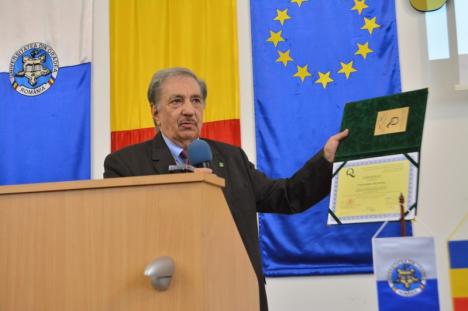 Ceremonie la Universitate: Preşedintele ARACIS a venit la Oradea, ca să predea certificatul de încredere ridicată (FOTO / VIDEO)