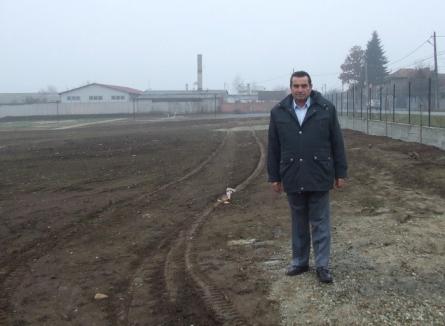 Din gunoaie, parc: Primăria Giriş a plantat puieţi de Pawlonia şi vrea pistă pentru motocros! (FOTO)
