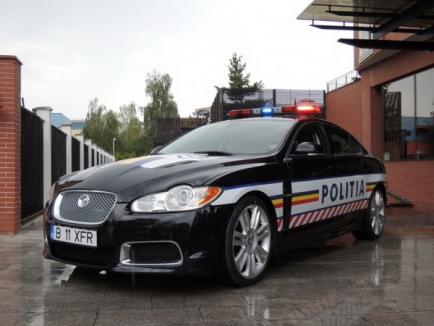 Poliţia Română, cadorisită cu o limuzină Jaguar