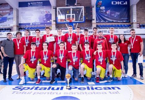 Echipele de baschet juniori de la LPS Bihorul CSM, pe podium la turneele finale ale Campionatelor Naționale