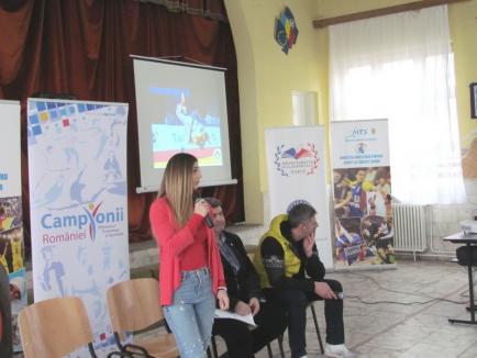 Larisa Florian, cea mai bună sportivă a județului, în mijlocul elevilor Colegiului Tehnic “Mihai Viteazul” (FOTO)