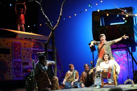 Teatrul Regina Maria a încheiat stagiunea participând la două festivaluri internaţionale