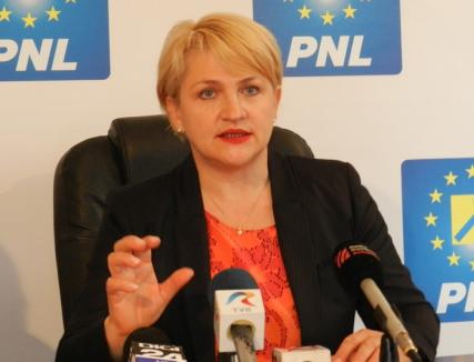 Fost ministru al Pădurilor, Lucia Varga acuză: Dăunătorii codrilor româneşti sunt cei din PSD, în frunte cu socrul lui Ponta