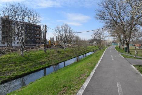 Drum nou. Primăria Oradea va construi un pod rutier peste Peța pentru a lega zona Parcului 22 Decembrie de cartierul Ceyrat (FOTO / VIDEO)