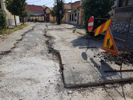 Școală printre șanțuri: Debutul de an școlar găsește Oradea cu șantiere neterminate în toate cartierele (FOTO)