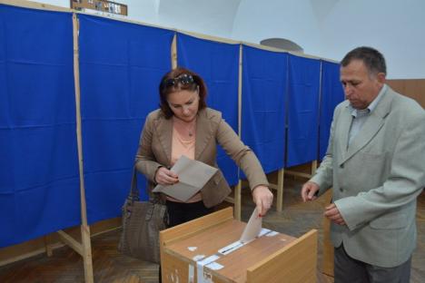 Primarul Bolojan a votat PNL, iar viceprimarul Mircea Mălan şi prefectul Claudiu Pop au votat 'pentru dezvoltare' (FOTO)