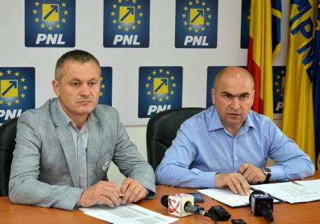 Bolojan şi Mălan: Vom face ceea ce ne-au cerut alegătorii la întâlnirile din campanie, inclusiv locuinţe ieftine