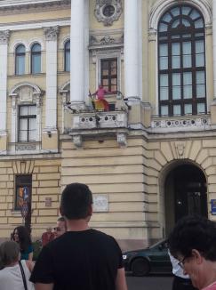 „Monştri” la Primăria Oradea: Piaţa Unirii a fost invadată (FOTO / VIDEO)