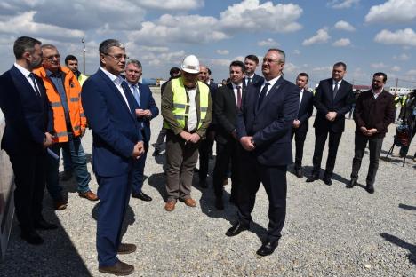 Premierul României s-a dus pe şantierul şoselei de legătură Oradea - Autostrada A3. Ce a declarat (FOTO/VIDEO)