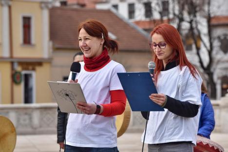 One Billion Rising: Zeci de oameni au dansat, în centrul Oradiei, dorind să dea un mesaj împotriva violenței în familie (FOTO / VIDEO)