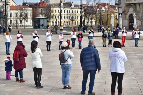 One Billion Rising: Zeci de oameni au dansat, în centrul Oradiei, dorind să dea un mesaj împotriva violenței în familie (FOTO / VIDEO)