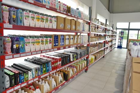 Cea mai bogată ofertă de produse pentru curățenie și cosmetice, la cele mai mici prețuri: 4.000 de articole, inclusiv gamă premium, la West Chemicals (FOTO)
