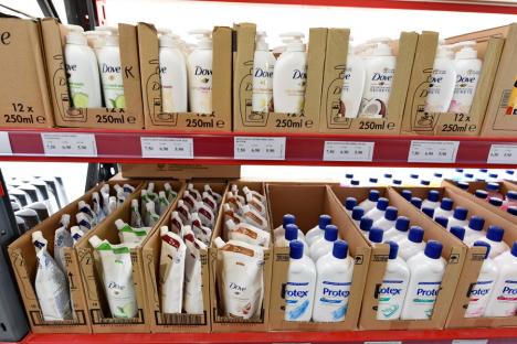 Cea mai bogată ofertă de produse pentru curățenie și cosmetice, la cele mai mici prețuri: 4.000 de articole, inclusiv gamă premium, la West Chemicals (FOTO)