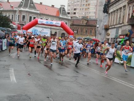 Oradea City Running... Wet! Sute de oameni au alergat în ciuda ploii torenţiale, la Oradea (FOTO / VIDEO)