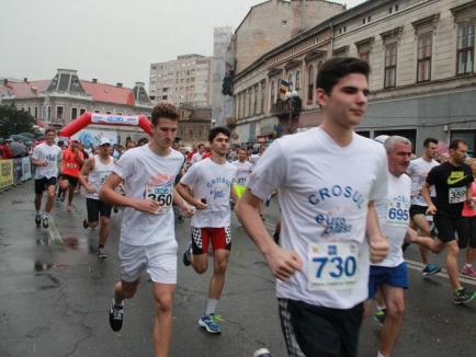 Oradea City Running... Wet! Sute de oameni au alergat în ciuda ploii torenţiale, la Oradea (FOTO / VIDEO)