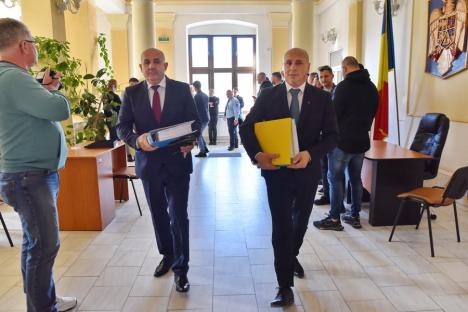 PNL Bihor și-a depus candidaturile la Parlament. Bolojan promite o „echipă puternică” pentru a sprijini județul (FOTO)