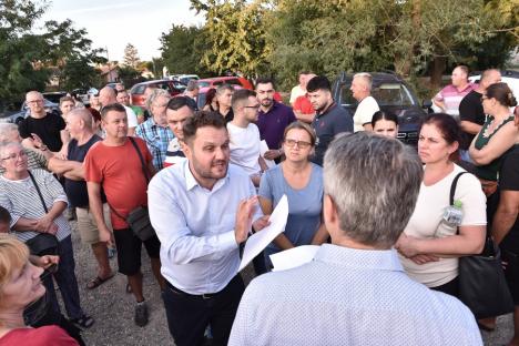 PSD îşi face imagine. Florian Sîrca a scos în stradă o sută de orădeni nemulțumiți din cartierul Episcopia (FOTO)
