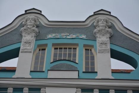 Monumente cu faţă nouă: O parte din faţada palatului Moskovits Miksa a fost finalizată (FOTO)
