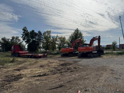 Au început și lucrările pentru amenajarea Parcului Industrial din Aleșd. Viitorii chiriași pot primi aproape 4 milioane euro din fonduri UE (FOTO)