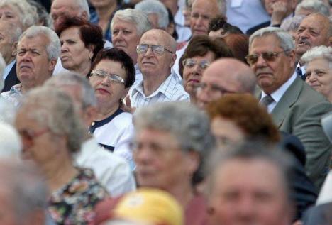 Ministerul Muncii propune vârstă egală de pensionare pentru bărbaţi şi femei