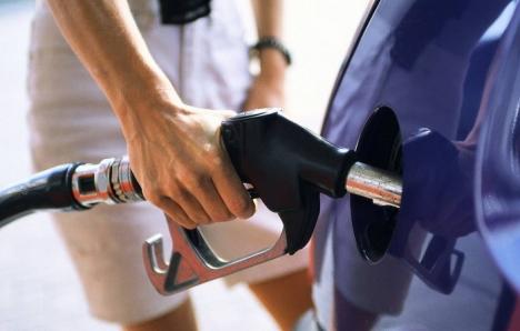 Alte scumpiri: Guvernul va majora accizele la carburanţi cu 16-21%