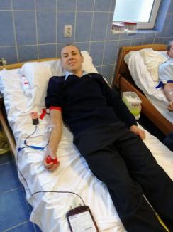 În sprijinul vieţii: Pompierii din Aleşd au donat sânge pentru bolnavi (FOTO)