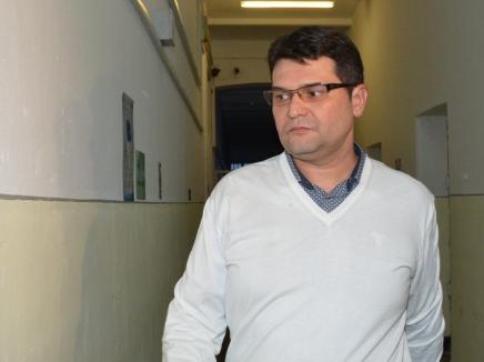 Judecătorul Mircea Puşcaş a fost suspendat din funcţie şi trimis în judecată