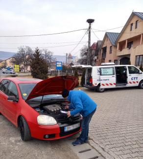 RAR: aproape un sfert dintre mașinile verificate pe șoselele din Bihor anul trecut aveau defecțiuni tehnice și probleme cu actele, inclusiv ITP fals (FOTO)