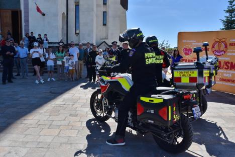 SMURD pe motocicletă: Începând de sâmbătă, urgenţele din Bihor sunt asigurate şi de paramedici pe două motoare BMW (FOTO)