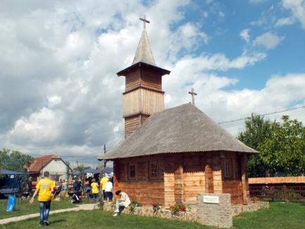 Poftă mare! 14.000 de sarmale împărţite pofticioşilor, la festivalul din Salonta (FOTO/VIDEO)