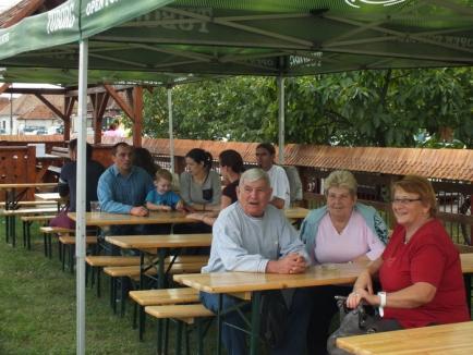 Poftă mare! 14.000 de sarmale împărţite pofticioşilor, la festivalul din Salonta (FOTO/VIDEO)