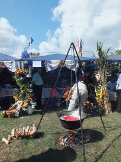 Poftă mare! 14.000 de sarmale împărţite pofticioşilor, la festivalul din Salonta (FOTO/VIDEO)