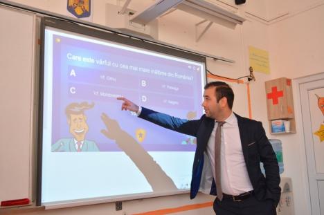 Prima școală “smart” din Bihor: La „Nicolae Bălcescu”, toţi elevii învață prin jocuri şi aplicaţii, pe table interactive (FOTO / VIDEO)