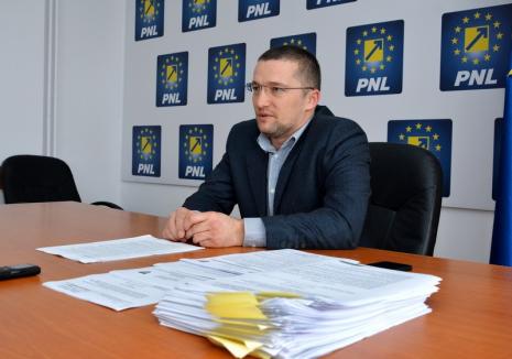 Sebastian Lascu insistă ca proiectul 'Igiena peisajului' să fie supus votului CJ și cere demisia şefului AMD Bihor, fiindcă face 'poliţie politică' (VIDEO)