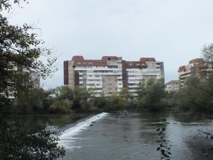 Poftiţi pe insulă! Vara viitoare, orădenii vor putea să-şi petreacă timpul liber pe insula din zona Silvaş (FOTO)