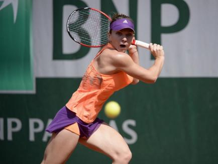 Simona Halep a pierdut finala de la Roland Garros, cu Maria Şarapova. Românca a plâns, rusoaica a lăudat-o